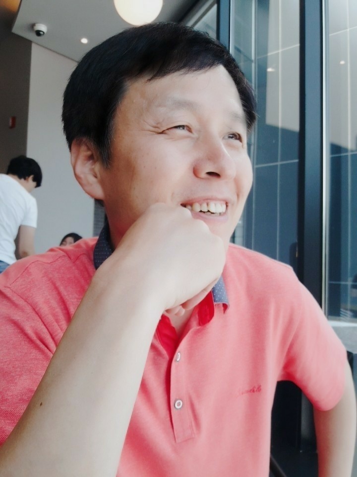김동석