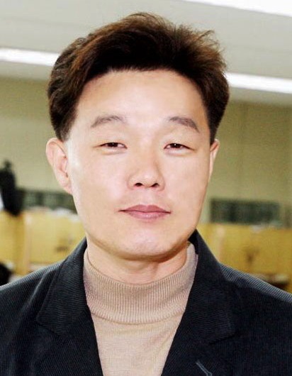 김동욱