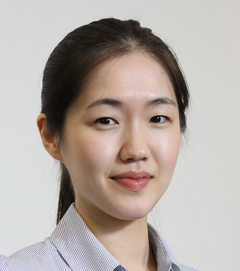 LEE SUNG-EUN