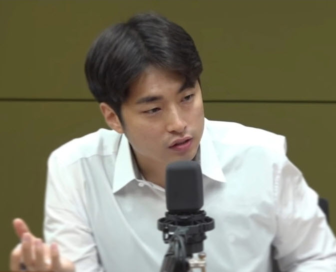 김광일