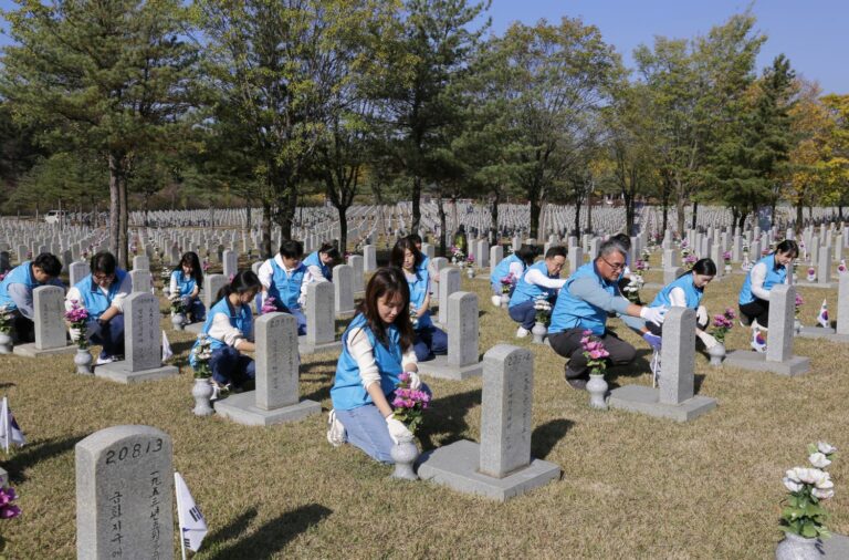 프리드라이프, 순국선열의 날 기념 현충원 묘역정화 봉사활동 진행