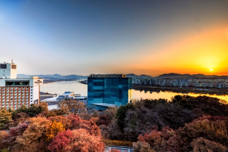 워커힐 호텔앤리조트,  서울 도심 속 새해맞이 ‘해돋이 호캉스’ 눈길…이색적인 휴식은 덤