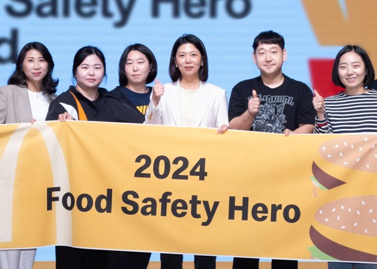 “식품 안전의 영웅들에게 감사의 마음을 전합니다!” 한국맥도날드, 식품 안전 상위 1% 점장 대상 ‘2024 푸드 세이프티 히어로’ 시상
