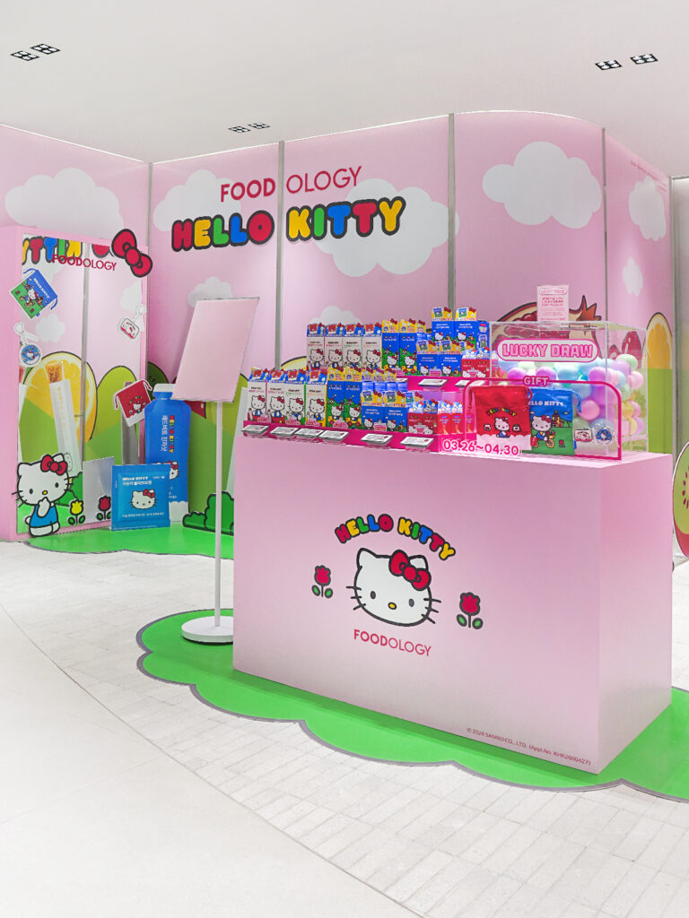 푸드올로지, 올리브영 센트럴 명동 타운서 ‘헬로키티’ 협업 팝업 공개 “글로벌 관광객에 K-이너뷰티 매력 전한다”
